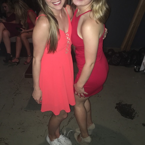 LUSH Red Dress - Picture 3 of 4